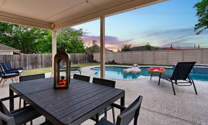 Katymead House | 289 m² House ∙ 1 bedroom ∙ 16 guests