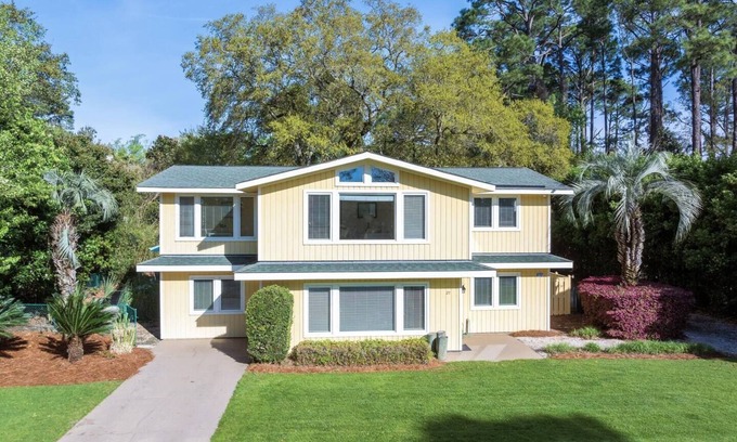 Folly Field House | 29 Sand Dollar Road - Beautiful 2nd Row Beach Home