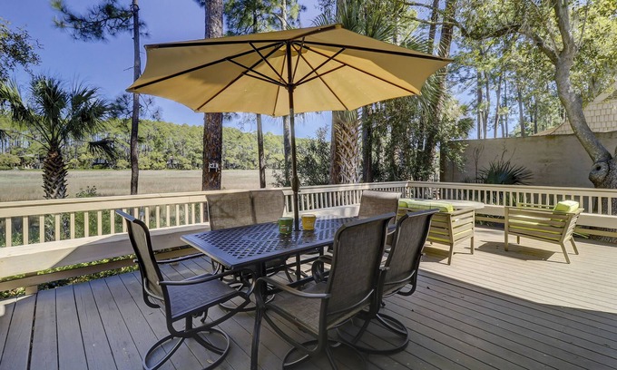 Sea Pines House | 29 Stoney Creek - Harbour Town is just a quick walk away - Dog Friendly