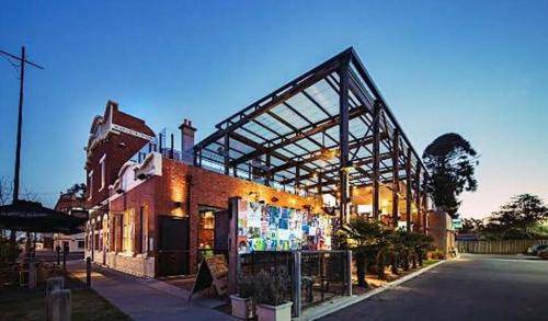 Echuca Apartment | 290 m² Apartment ∙ 6 bedrooms ∙ 15 guests