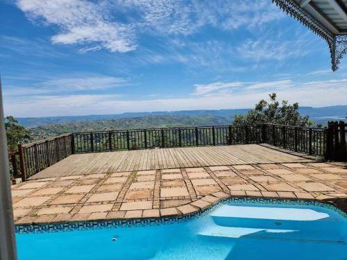 Botha's Hill House | 290 m² House ∙ 3 bedrooms ∙ 6 guests