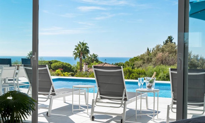 Urbanizacion Hacienda las Chapas Villa | 290 m² Villa ∙ 5 bedrooms ∙ 10 guests