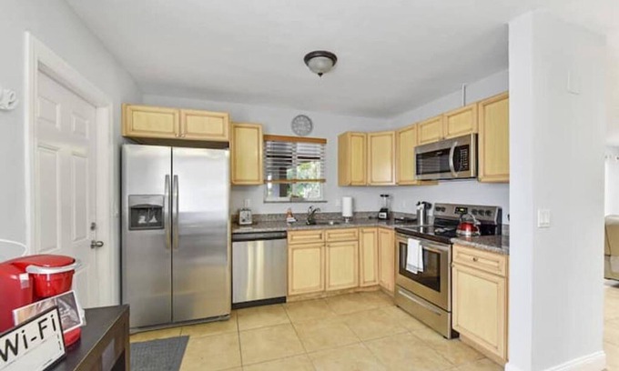 Highland Garden Villa | 2904 Hollywood in Hollywood