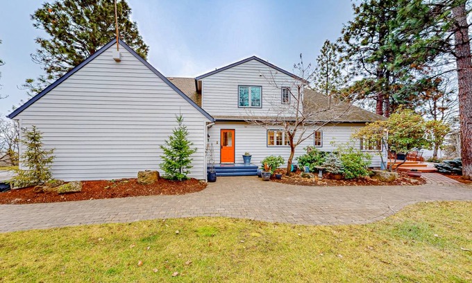 The Dalles House | 299 m² House ∙ 4 bedrooms ∙ 13 guests