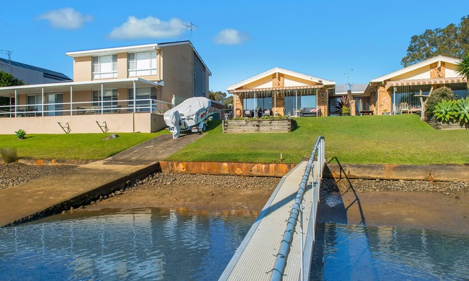 Port Macquarie House | 29A Ballina Crescent - Relaxing Waterside Canal Home