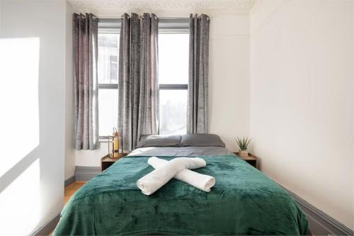 Harlesden Apartment | 2A - Bright & Airy 2 Bed Flat - 20 Mins to Central