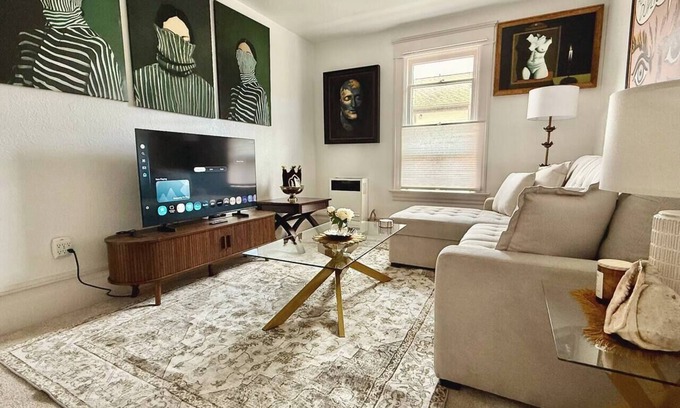 Arcata Apartment | 2B/1B Chic Downtown Luxury Apt