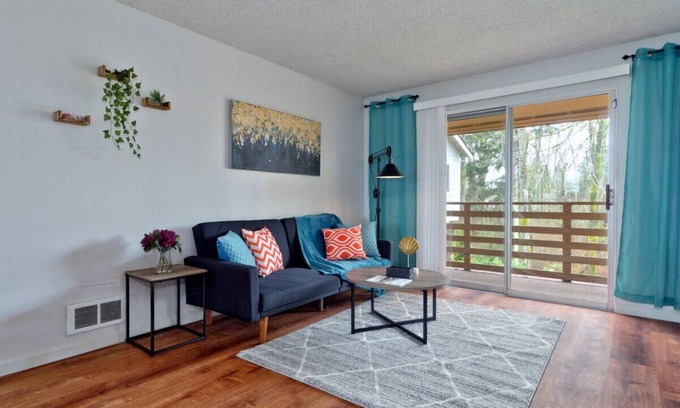 Renton Apartment | 2b1b Renton Cascade Apt 207