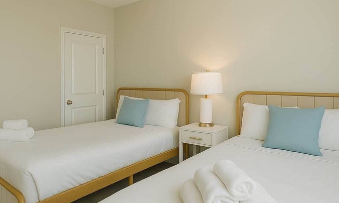 Glendale Apartment | 2B2B Free Parking & Premium Beds