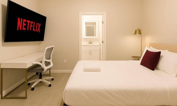 Glendale Apartment | 2B2B Free Parking & Premium Beds