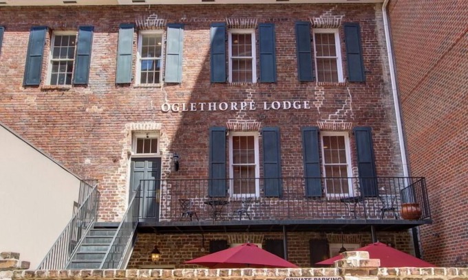 Historic District - North Hotel | 2bd, 2ba Historic District and River Street-Walk to Everything!