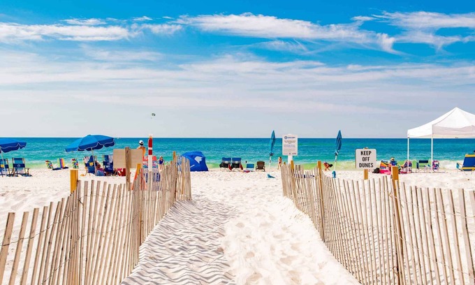 Gulf Shores Condo | 2BD/2BA Surfside Shores Condo on Gulf w. Pool and Private Beach Access