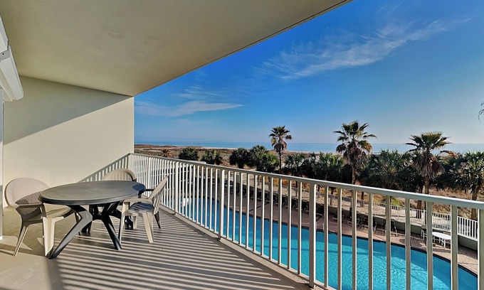 Ono Island Condo | 2BD/2BA Tidewater Condo w. Private Beach, Outdoor/Indoor Pools, Sauna + More
