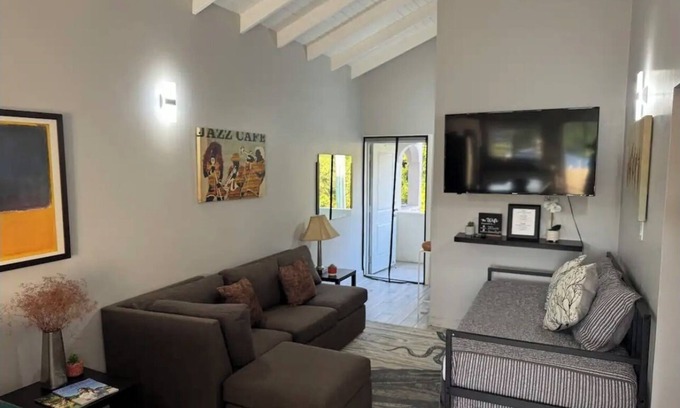 Cedar Grove Apartment | 2Bd Apartment on Main Rd - Ernie’s Place 2N