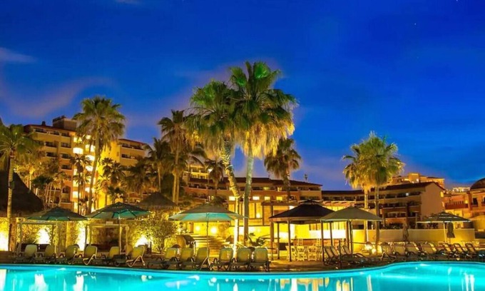 Centro Condo | 2BD Finisteria: Luxurious Resort with Ocean Views