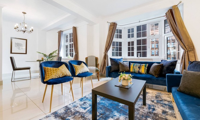 Knightsbridge and Belgravia Apartment | 2BD Flat Opp Harrods - Sleeps 5