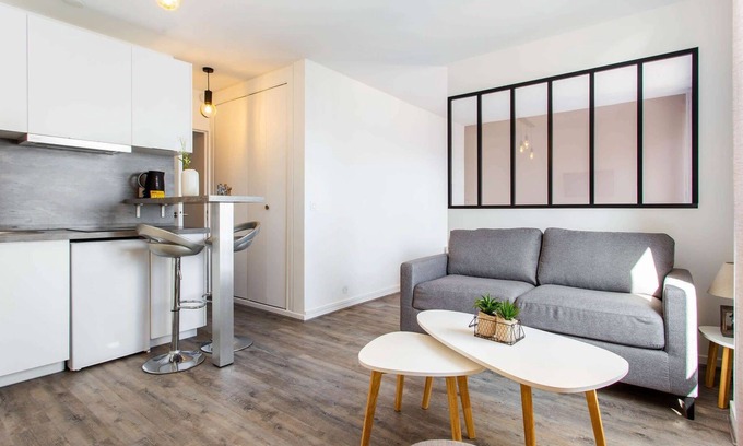 Porte-Saint-Martin Apartment | 2BDR *Balcony, Beautiful View*-Republique / Canal St Martin - BAIL MOBILITE