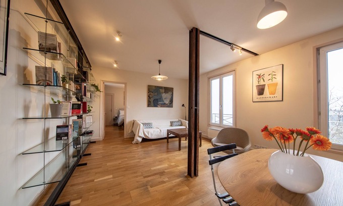 Quartier des Grandes-Carrieres Apartment | 2Bdr, elegant apt with view on Eiffel tower, Montmartre