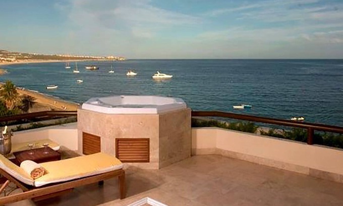 El Medano Ejidal Apartment | 2Bdrm beacfront corner Jacuzzi owners penthouse CACHET BEACH