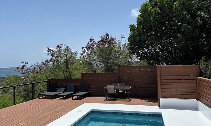 Rendezvous Bay Apartment | 2bed 2 bath with Shared Pool and a View. 7 mins to Cruz Bay! 15 mins to Beaches.