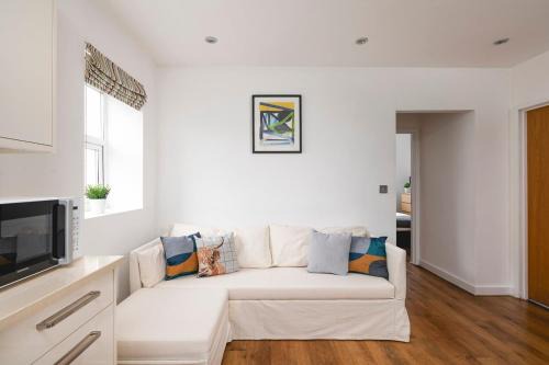 North Kensington Apartment | 2Bed Charming Apartment Near Notting Hill & London
