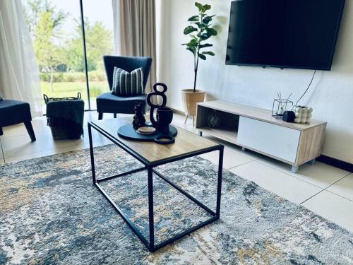 Greater Johannesburg Metropolitan Area Apartment | 2Bed in exquisite golf estate!
