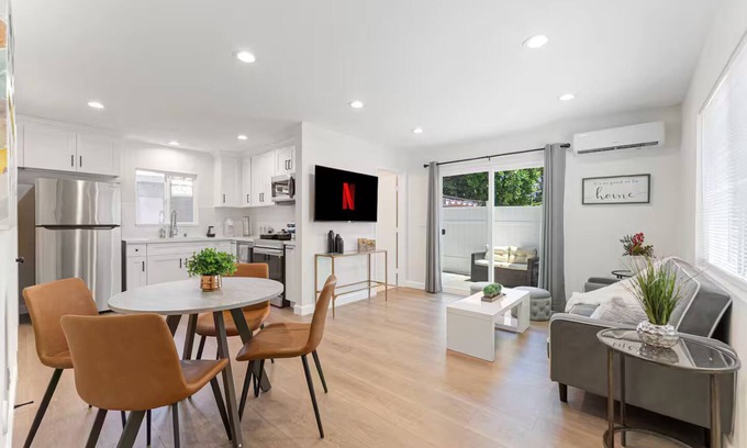 Monrovia House | 2Bedroom/1Bath/Safe/DTLA/Pasadena/Hollywood