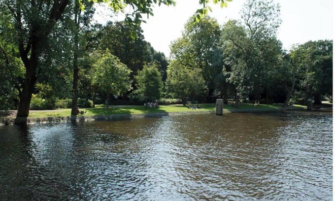 Canal Ring Apartment | 2bedroom apartment overlooking the canal & a park