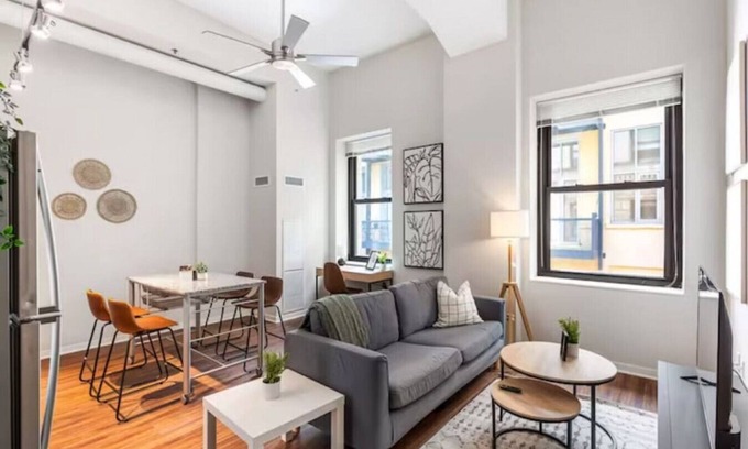 Central Business District Apartment | 2Bedroom in CBD Near Over-the-Rhine +Pool & Wi-Fi