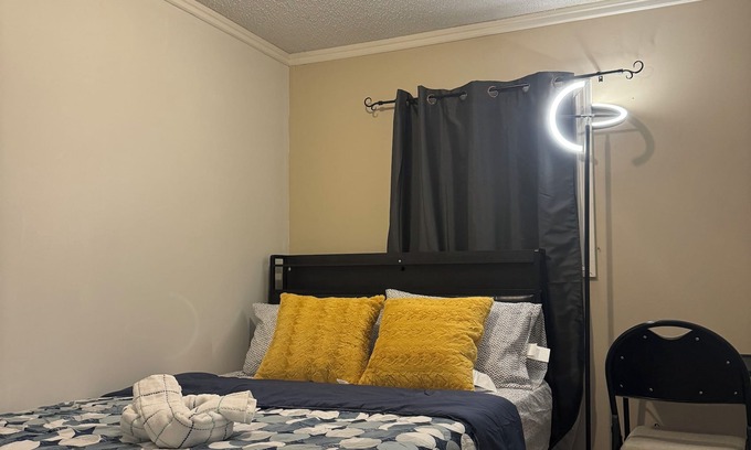 Yellowknife House | 2bedroom+ private bathroom in lovely house with some shared common places
