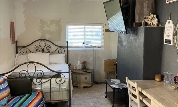 West Old Town House | 2blks to Old Town . Sawmill Market &Pet friendly.
