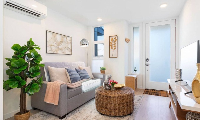 Capitol Hill House | 2BR 2BA Capitol Hill Cozy Haven- Rooftop