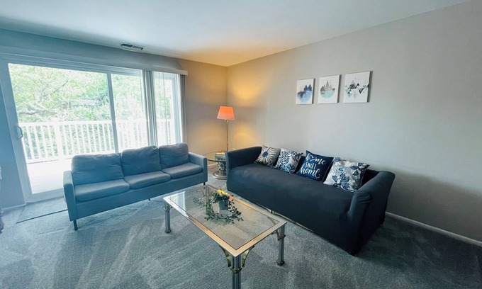 Elkins Park Apartment | 2BR, 2BA Condo Monthly Discount