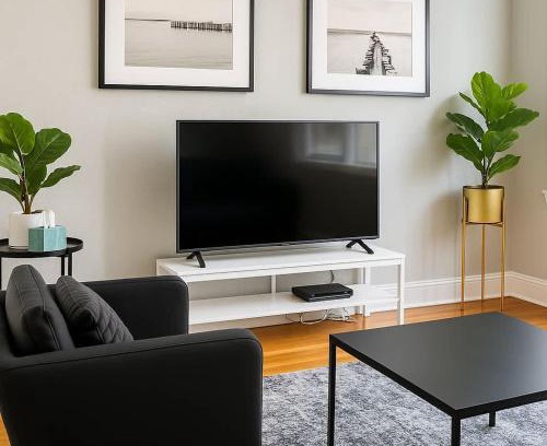 Wrigleyville Apartment | 2BR Apt Beautifully Furnished - Grace 11-1