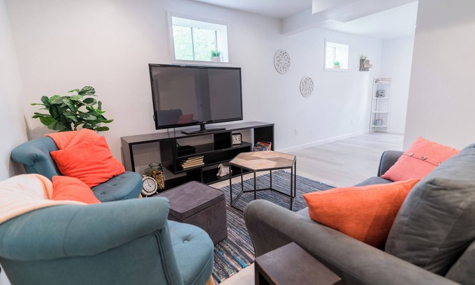 Fry's Spring Apartment | 2BR Apt, Month+ Stays, Near UVA & Downtown, Free Laundry + Parking
