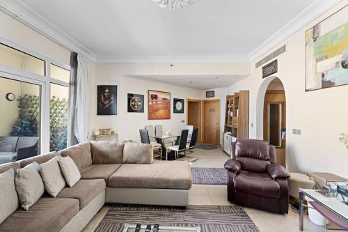 Palm Jumeirah Apartment | 2BR APT Seaside Serenity Shoreline 15