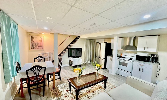 York Regional Municipality Apartment | 2BR Basement Apt in Newmarket