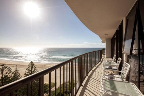 Surfers Paradise Apartment | 2BR Beachfront Family Friendly Surfers Apartment