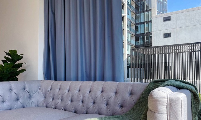 Reid Apartment | 2BR CBD Apartment! Free Parking & Swimming Pool!
