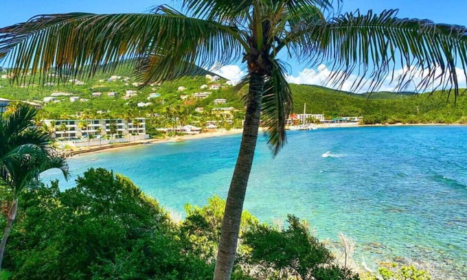Bolongo Bay Condo | 2BR condo w/pool - 5 min walk to the beach!