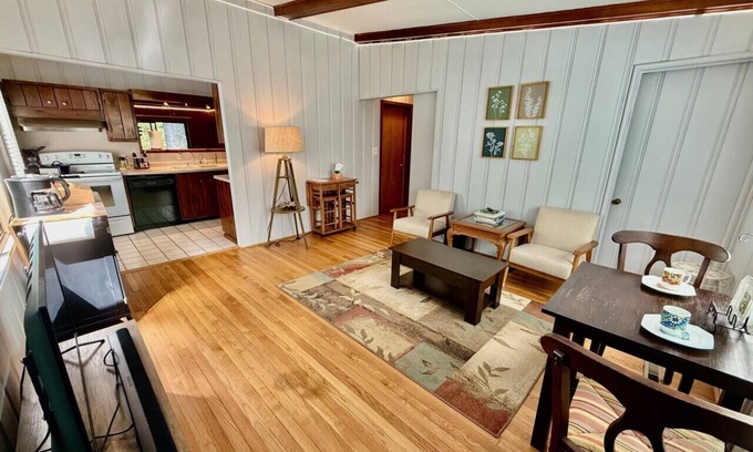 Winston - Salem House | 2BR Cottage, walk to Wake Forest