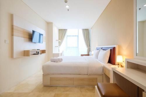 Mampang Prapatan Apartment | 2BR Cozy and Modern L'Avenue Apartment By Travelio