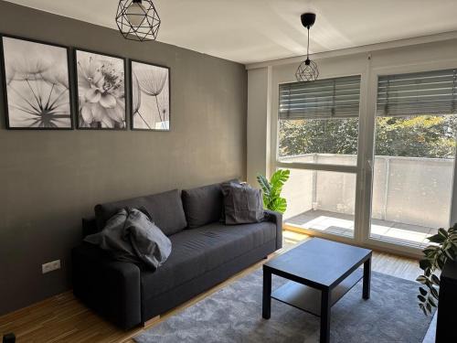 Floridsdorf Apartment | 2BR, Danube, Central, U6 & S-Bahn - Axara Housing BRN 39