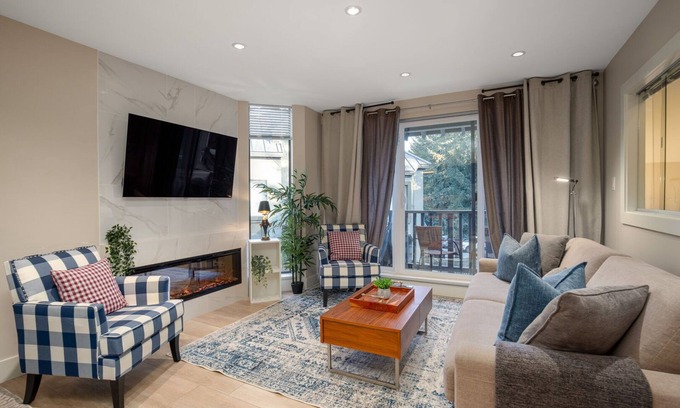 Whistler House | 2BR + Den | Gables | Epic Location Near Gondolas | Private Balcony | Fireplace | Parking