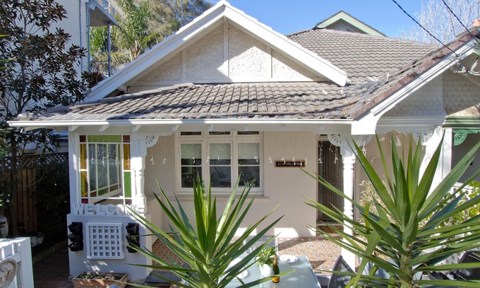 Manly House | 2BR home only 2 minutes from the beach
