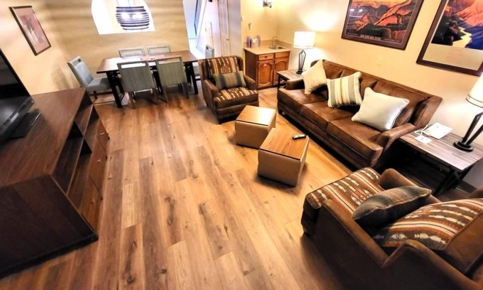 West Sedona Condo | 2BR Loft w/Balcony & Fireplace | Pools + Hot tub