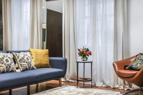City of Westminster Apartment | 2BR London Basement Flat 13 min walk to Edgware Road & 6mins walk to Marble Arch Station, free Wi-Fi