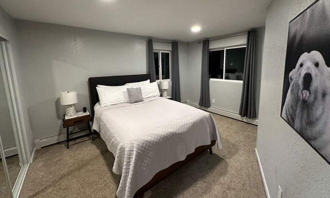 Wasilla Apartment | 2Br Lux Lakeview Haven Sleeps 4