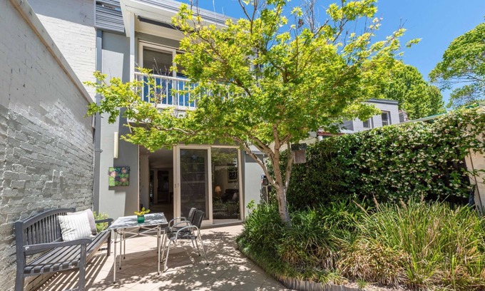 Alexandria House | 2BR Modern Tranquility in Leafy Alexandria