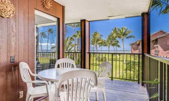 Kaunakakai Condo | 2BR Ocean View w/Lanai and Kitchen - Molokai Shores 217